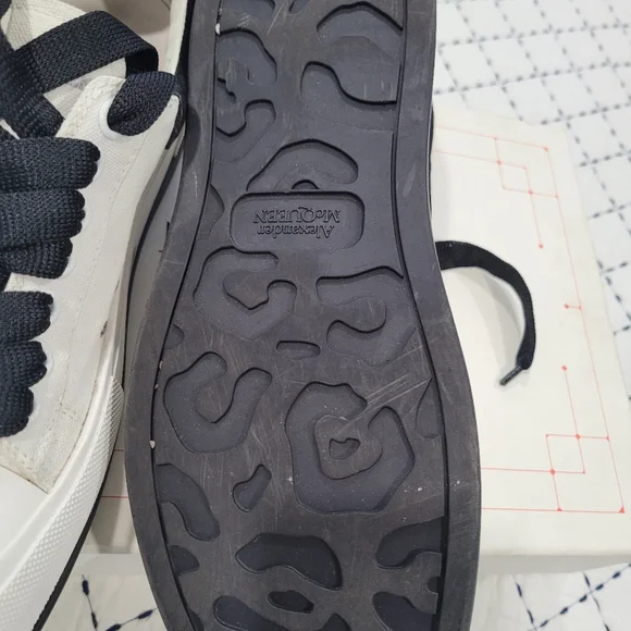 ALEXANDER MC QUEEN SNEAKERS ⚘️RESERVED⚘️ - Picture 6 of 6